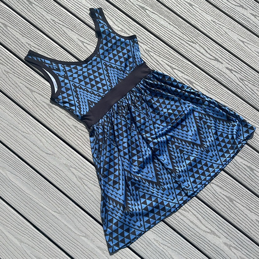 ❄️ Geometric Patterned Mini Dress - Picture 4 of 5